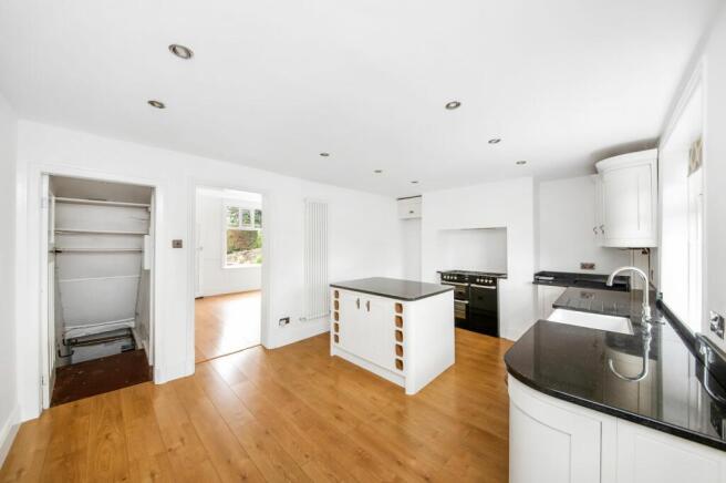 OPEN-PLAN DINING KITCHEN