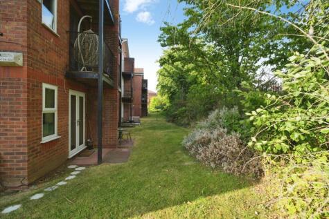 Montonmill Gardens, MANCHESTER, Lancashire, M30
