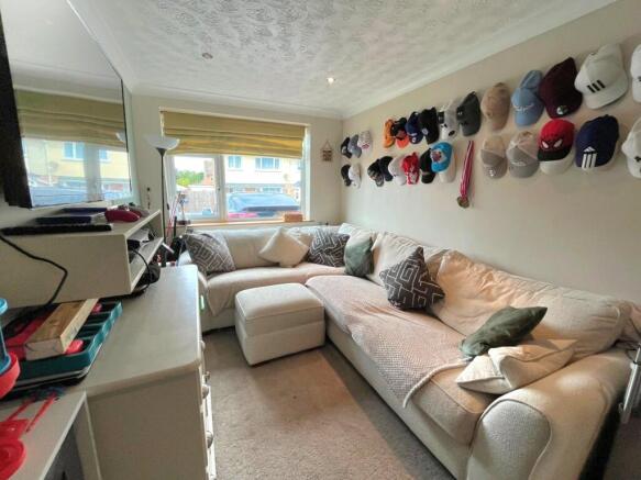 5 bed Semi-Detached for sale Image 10