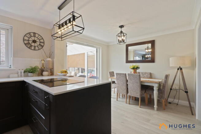 4 bed Detached for sale Image 6
