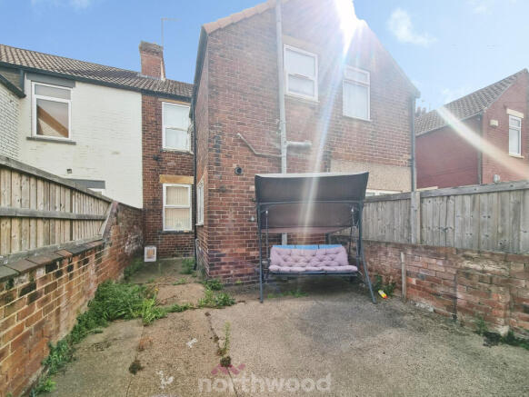 3 bed Terraced to rent Image 11