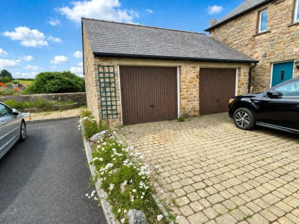 Garage & Parking