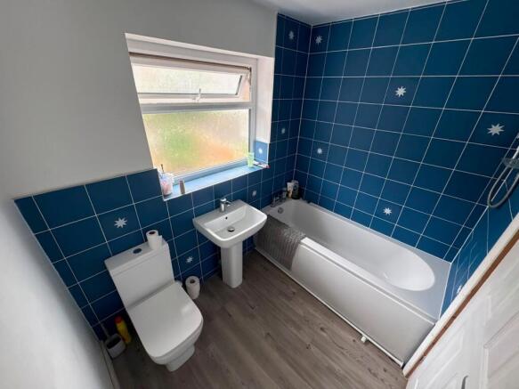 3 bed Semi-Detached for sale Image 9