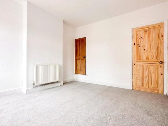 Derby Road, Hinckley, Leicestershire, LE10 – další