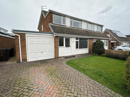Central Avenue, Wesham, PR4
