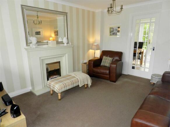 REAR DINING ROOM measuring