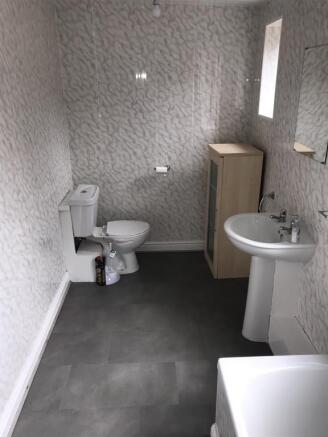 3 bed Private Halls to rent Image 4
