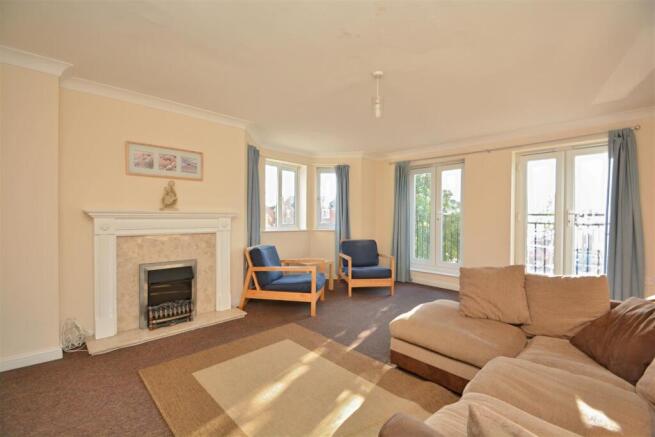 sittingroom1.jpg