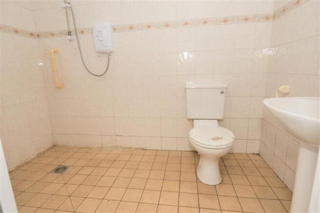 SHOWER ROOM/WC