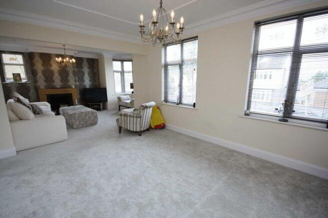 Lounge 3