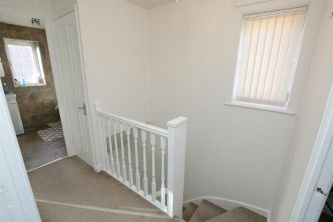 FIRST FLOOR LANDING