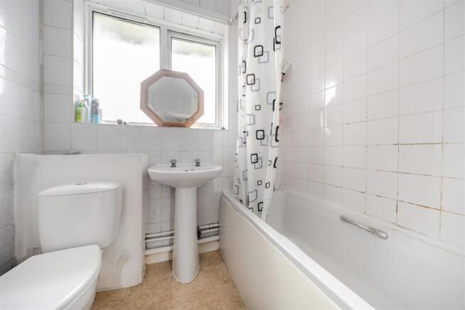 Norn Hill Close, Basingstoke, RG21 photo 4