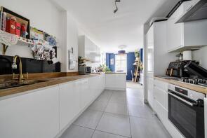 60, Forty Hill, Enfield EN2 9EG