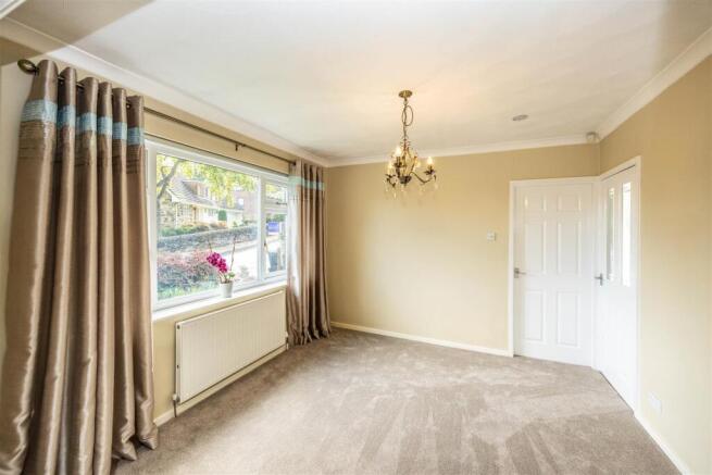 4 bed House for sale Image 9