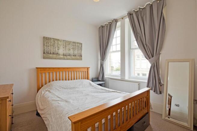 4 bed Town House for sale Image 6
