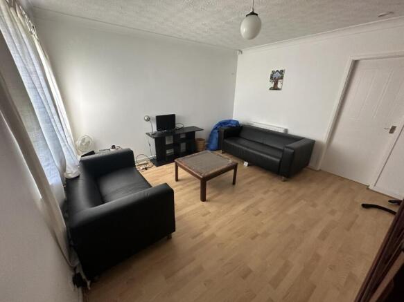 7gc.lounge.JPG