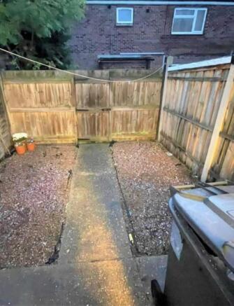 2 bed Terraced to rent Image 9