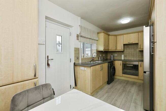 Recreation Avenue, Thurcroft, Rotherham photo 4