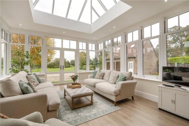 5 bed House for sale Image 6