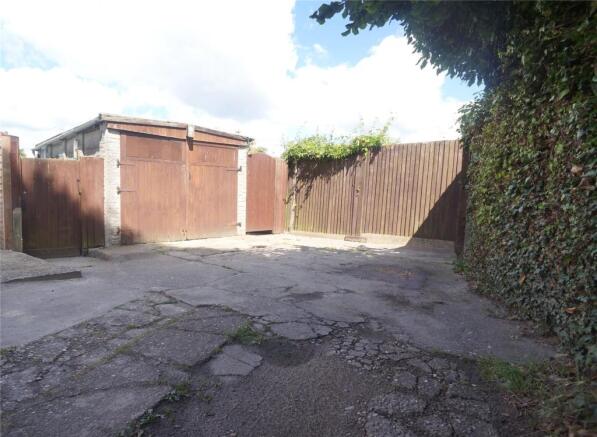 Garage/Parking