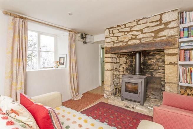 Hillgrove Cottage 293583 (8).jpg