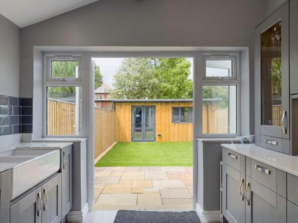 3 bed Semi-Detached for sale Image 6