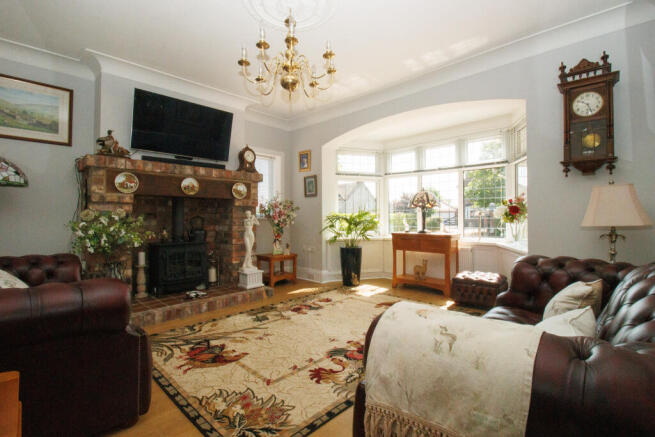 4 bed Detached Bungalow for sale Image 5