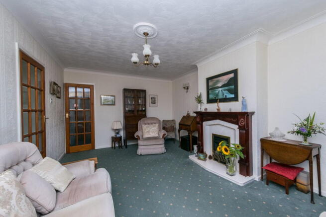 2 bed Semi-Detached Bungalow for sale Image 8