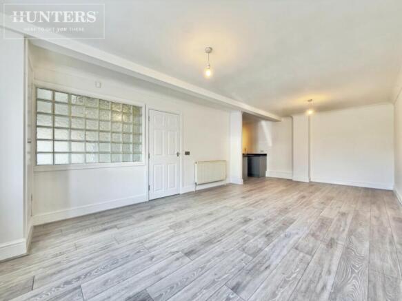 3 bed Town House for sale Image 4