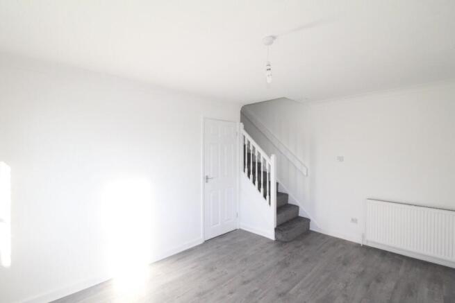 2 bed Semi-Detached to rent Image 9