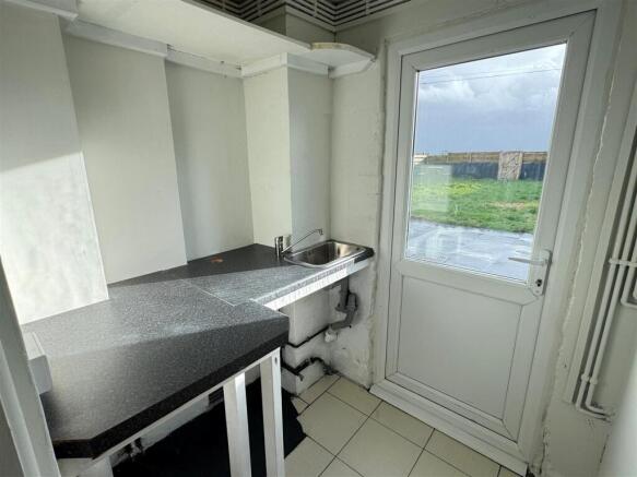 126 Henver Road Utility Room