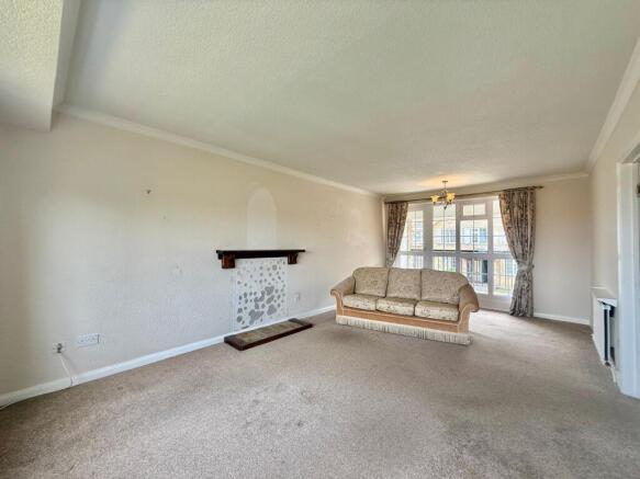 2 bed Flat for sale Image 2