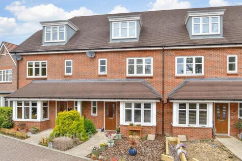 Kennard Crescent, Southwater, Horsham, West Sussex
