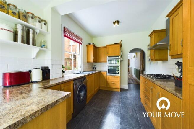 Kitchen / Dining Roo