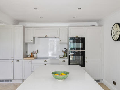 Ash Tree Close, Haslemere, GU27