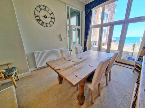 Dining Room 1.jpg