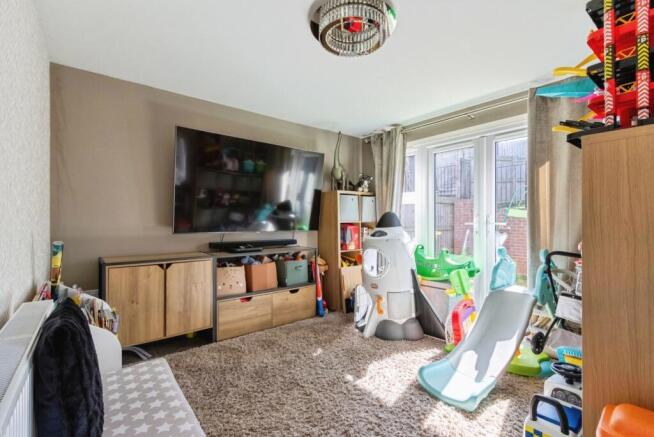 4 bed Detached for sale Image 8
