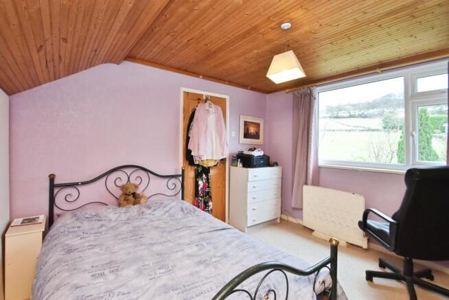 4 bed Detached Bungalow for sale Image 12
