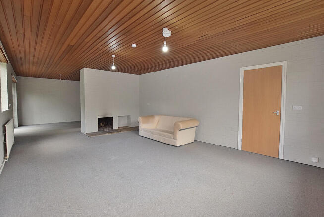 4 bed Detached to rent Image 4