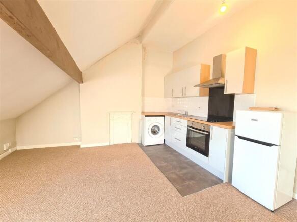 1 bed Apartment to rent Image 5