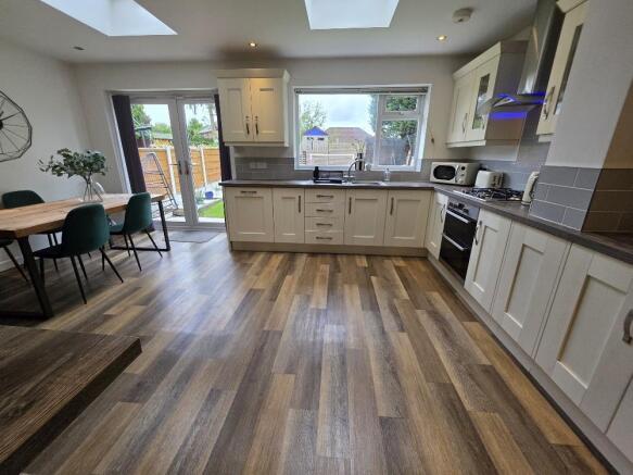 Open-plan Dining Kitchen