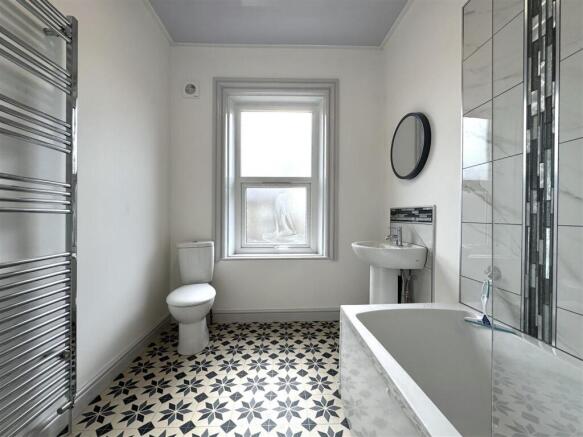 3 bed End of Terrace to rent Image 12