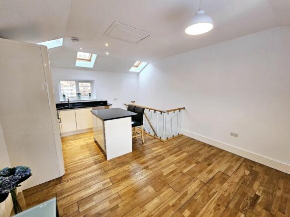 2 bed Semi-Detached for sale Image 4