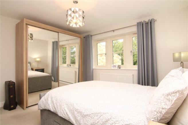 4 bed Detached for sale Image 10