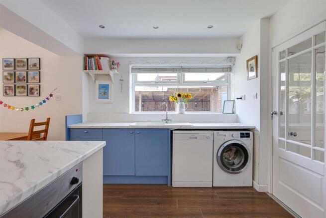 3 bed Detached for sale Image 11