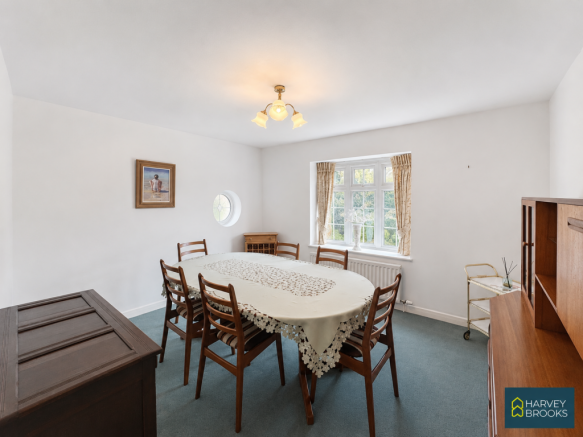 4 bed Detached for sale Image 7