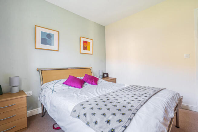 2 bed Apartment for sale Image 11