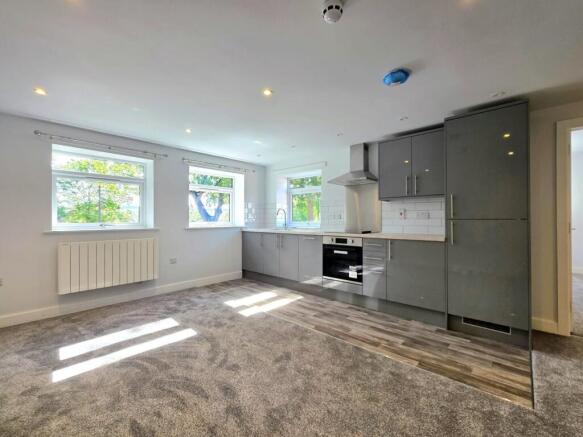 1 bed Apartment to rent Image 4