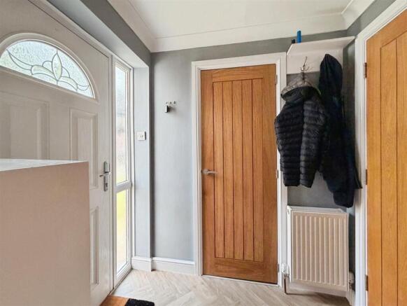 4 bed Detached for sale Image 12