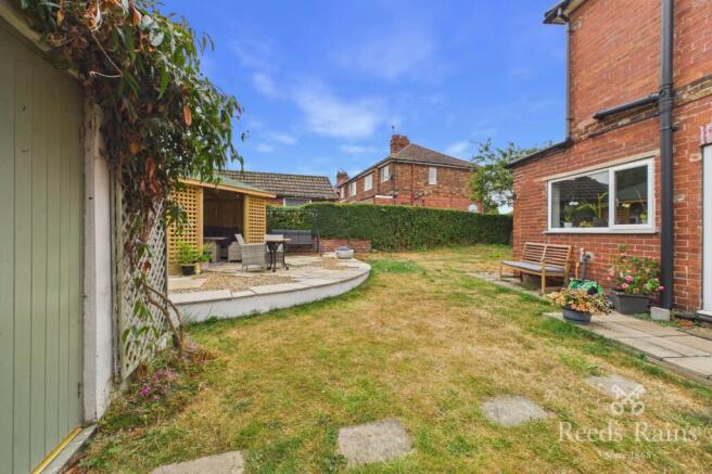 3 bed Semi-Detached for sale Image 8